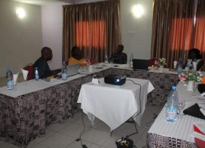 DES FORMATEURS OUTILLES POUR DECONSTRUIRE LA PERCEPTION NEGATIVE ET DISCRIMINATOIRE DES QUARTIERS POPULAIRES