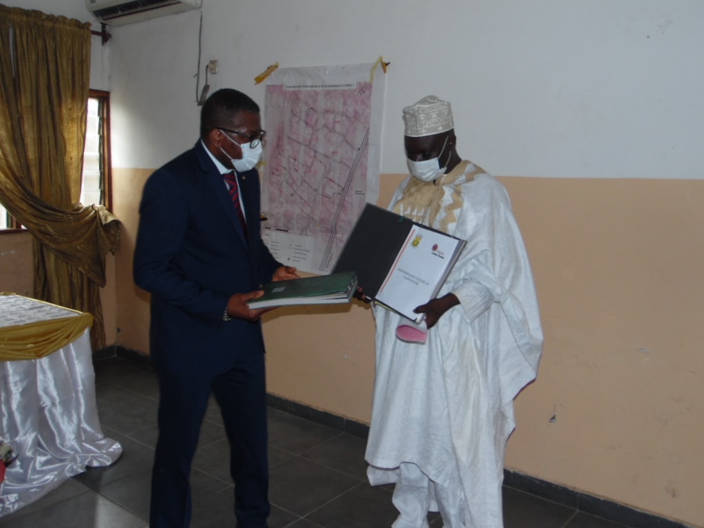 PROJET AQP: UNE DELEGATION DE LA MAIRIE DE DOUALA 3ème CONDUITE PAR LE MAIRE A ASSISTE A L&rsquo;ATELIER D&rsquo;ECHANGES SUR L&rsquo;AMELIORATION PARTICIPATIVE DES QUARTIERS POPULAIRES