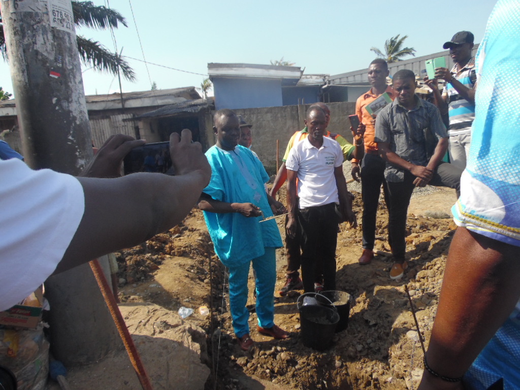 Projet AQP : Construction d&rsquo;une rigole pour améliorer le drainage des eaux au quartier Mambanda à Douala 4ème
